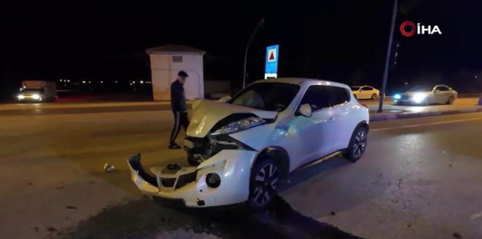 Adnan Menderes Bulvarı'nda kaza: 4 yaralı