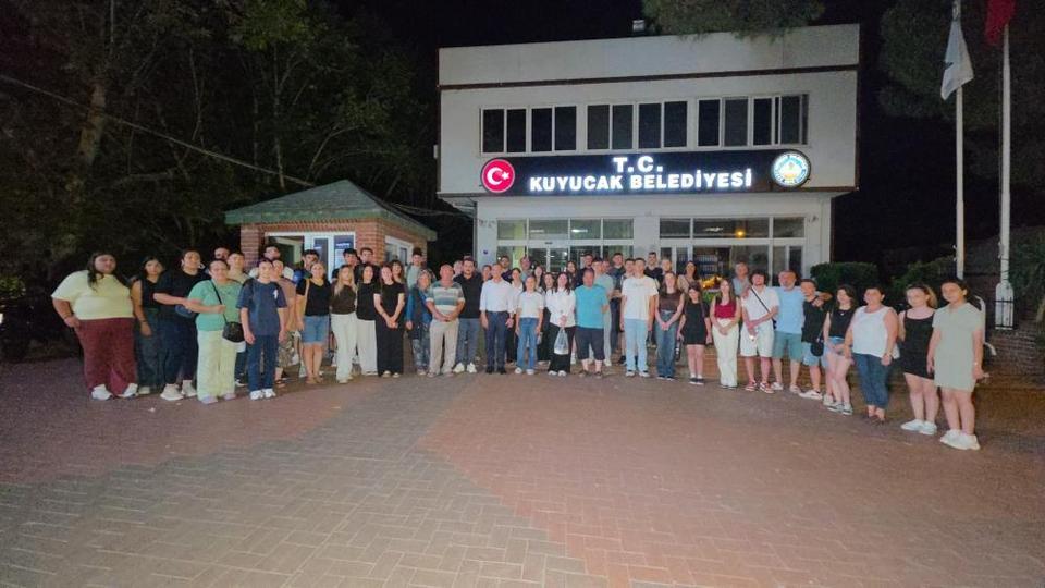 Başkan Doğanca'dan öğrencilere diploma jesti