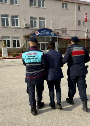 Aydın’da aranan hırsızlık hükümlüsü jandarmadan kaçamadı