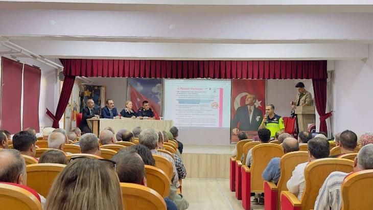 Nazilli’de servis sürücüleri ve rehber personeli bilgilendirildi