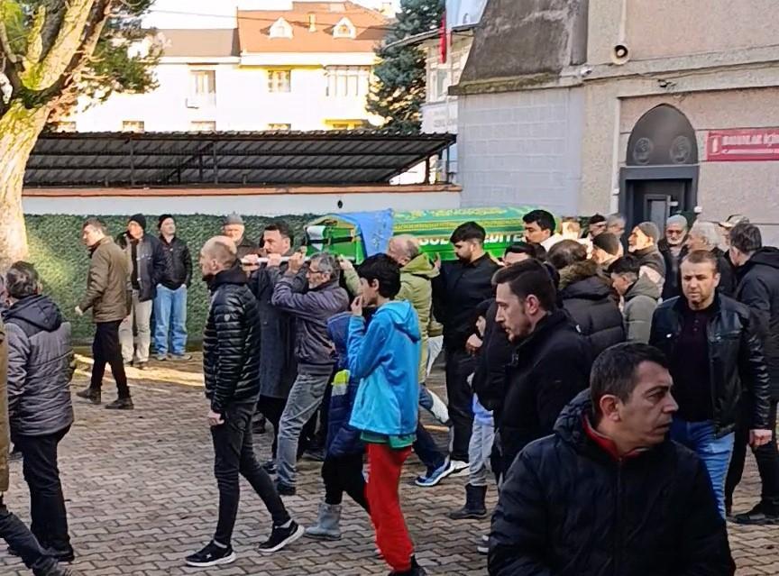 Feci kazada hayatını kaybeden 2 genç kız son yolculuğuna uğurlandı