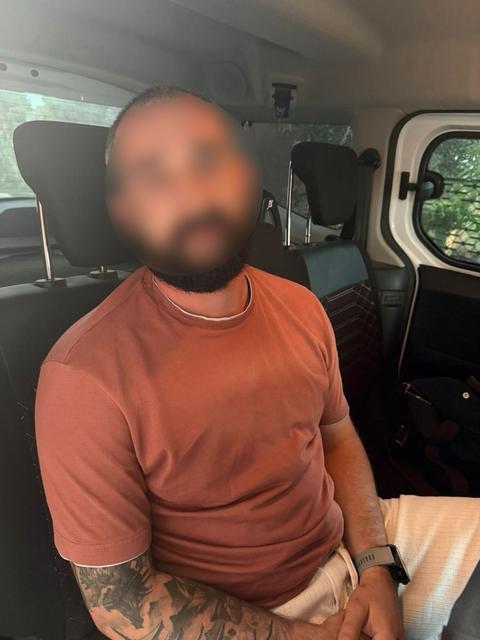 Kırmızı bültenle aranan şüpheli Türkiye’de yakalandı