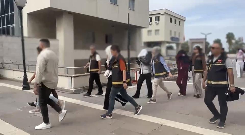 Fuhuş operasyonunda 14 gözaltı, 8 tutuklama