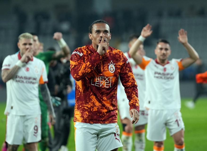 Galatasaray'da maç sonu üçlüsü Leroy Sane'den