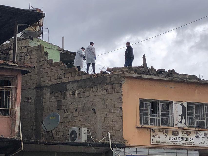 YIKILAN DUVARIN ALTINDAN 286. GÜNDE CESET ÇIKTI