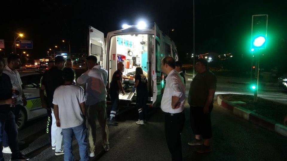 Otomobil ile motosiklet çarpıştı: 2 yaralı