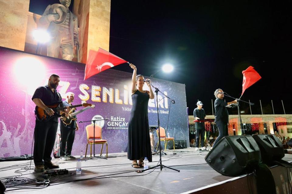 Didim'de yaz şenlikleri akşamlara renk katıyor