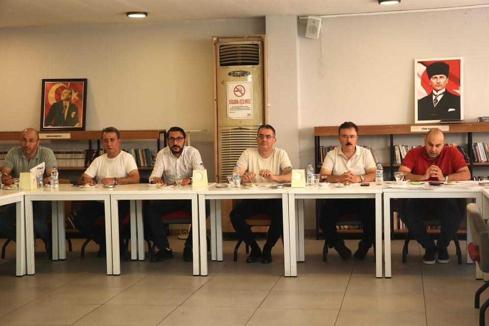 Başkan Arıcı, Afet ve Acil Yardım Toplantısına Başkanlık Etti