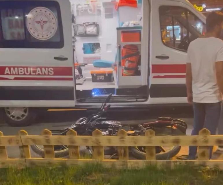 Otomobil ile motosiklet çarpıştı: 2 yaralı