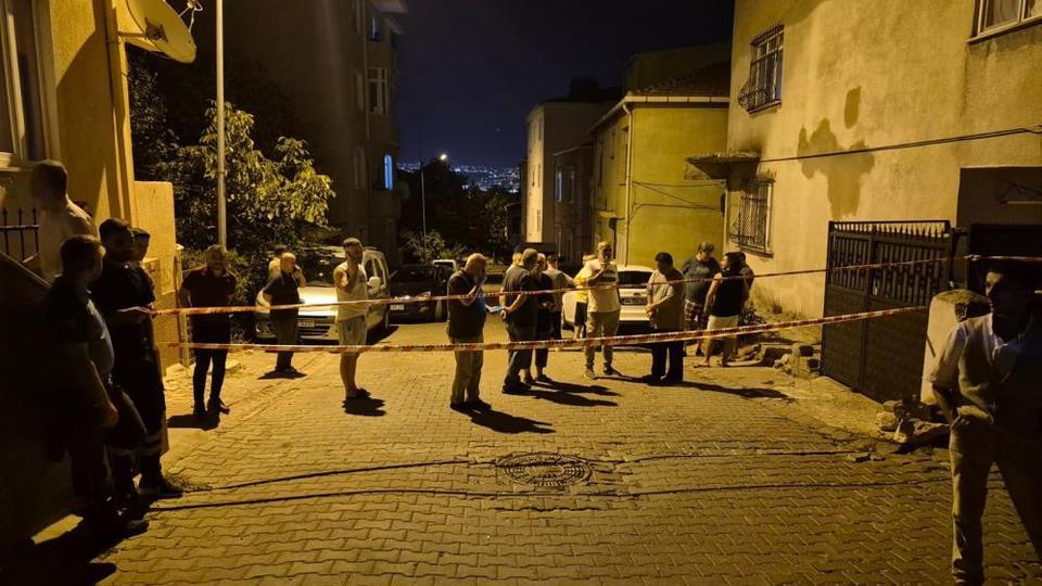Duvarlarından sesler gelen 2 bina boşaltıldı