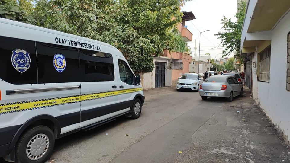 Annesini öldüren şahıs, polise teslim oldu