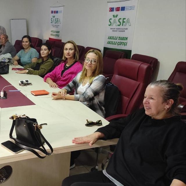 EFELER'İN ÇİFTÇİ KADINLARI BİLİNÇLENİYOR