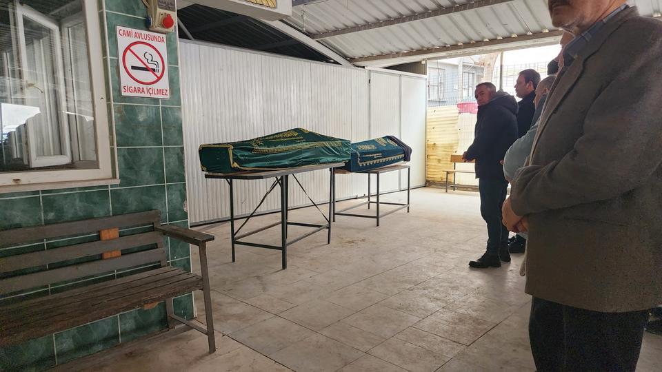 Kazada hayatını kaybeden çift gözyaşlarıyla uğurlandı