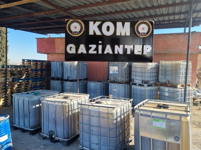 GAZİANTEP'TE 15 BİN LİTRE KAÇAK AKARYAKIT ELE GEÇİRİLDİ