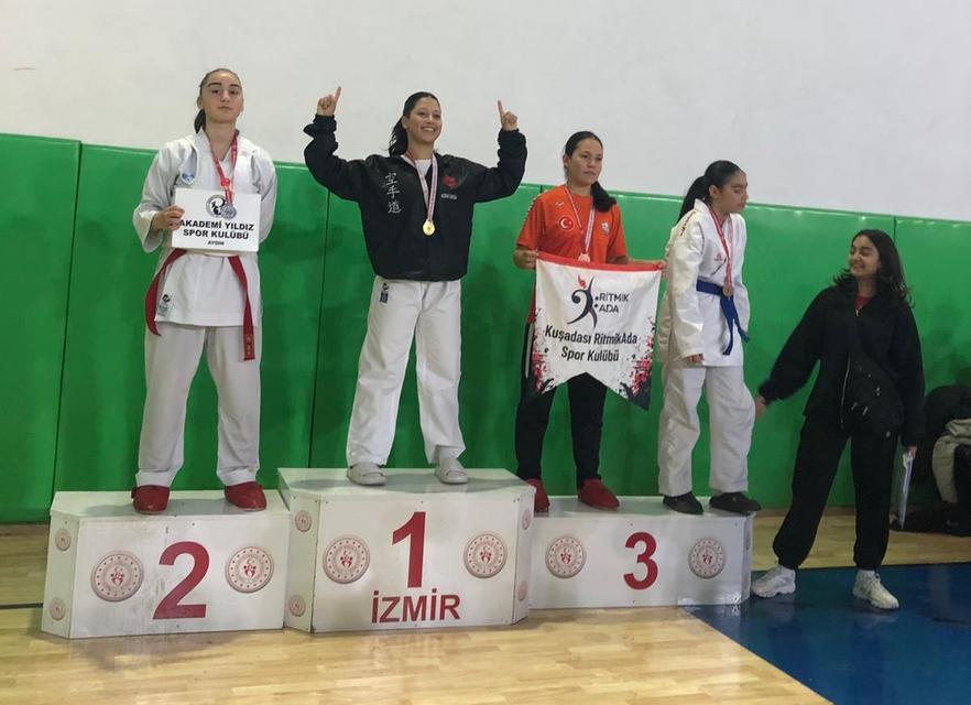 Aydınlı karateciler İzmir’de zirveye çıktı