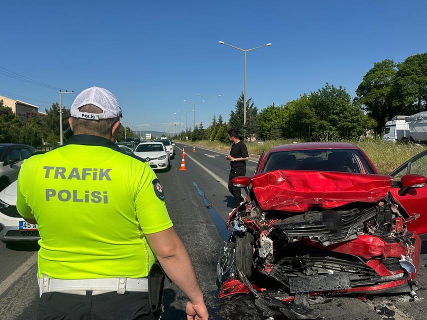 Uşak'ta zincirleme kaza: 7 yaralı
