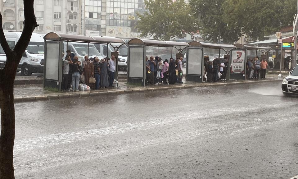 Sağanak ve dolu etkili oldu
