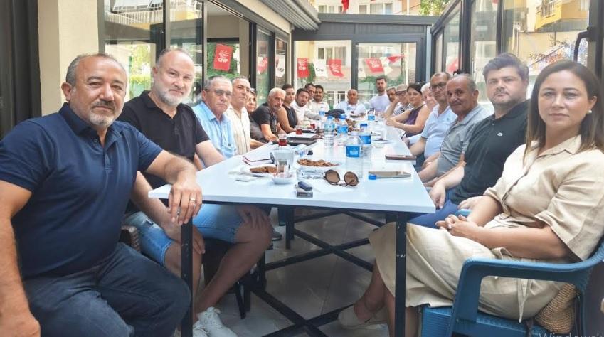 CHP Kuşadası Belediye Meclis Üyeleri ilçe örgütü ile bir araya geldi