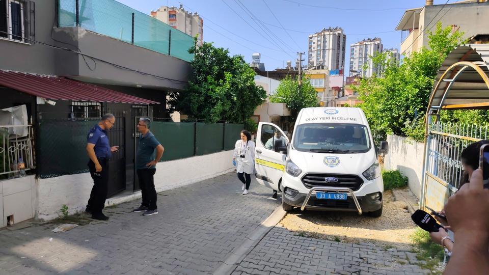 Anne ve oğlu kanlar içinde bulundu