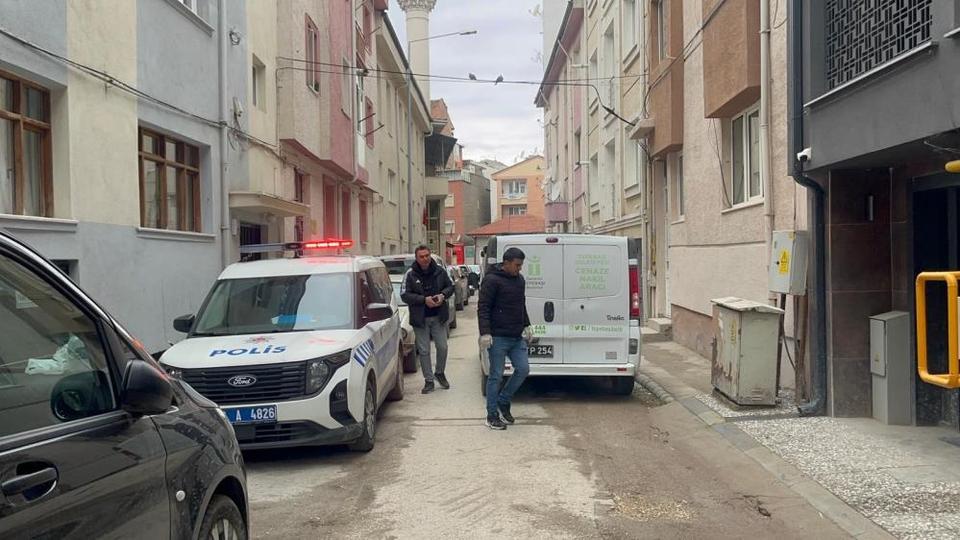 43 yaşındaki adam evinde ölü bulundu