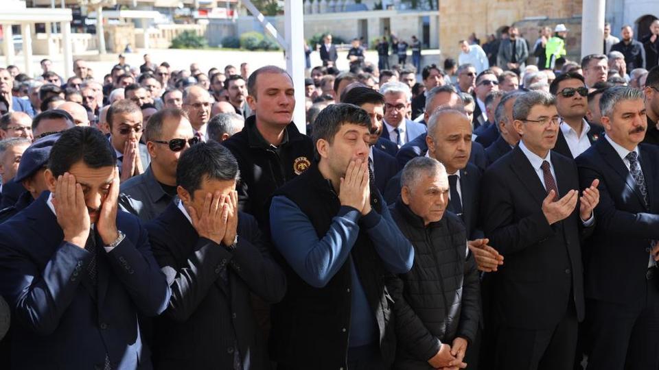Hakim anne ve babanın boğazına çilek kaçan 2,5 yaşındaki çocukları hayatını kaybetti