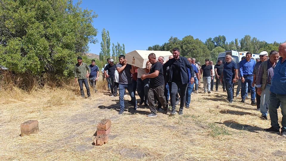 MUĞLA'DA ÖLDÜRÜLEN GENÇ KADIN MEMLEKETİ MALATYA'DA TOPRAĞA VERİLDİ