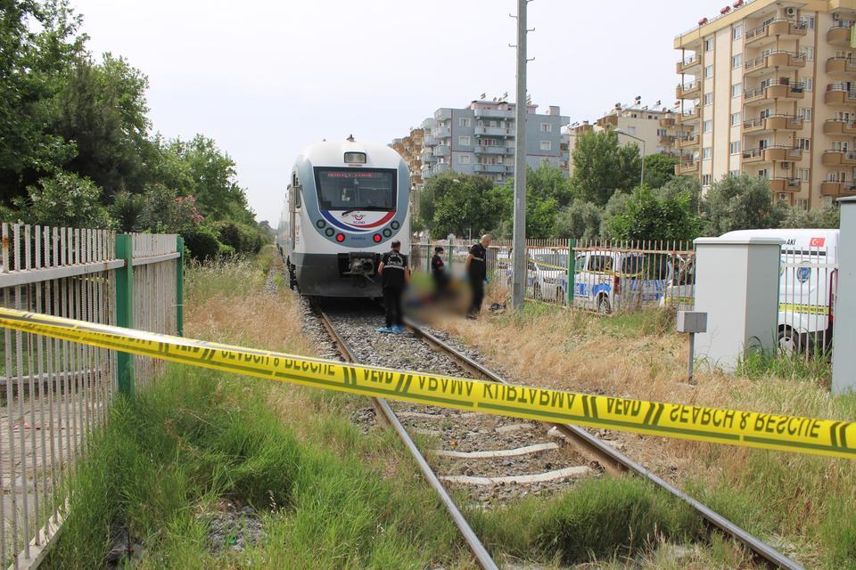 Kuzu'nun ölüm haberini alarak olay yerine gelen yakınları sinir krizi geçirirken, Arda'nın cansız bedeni gerekli olay yeri incelemelerinin ardından hastane morguna kaldırıldı.