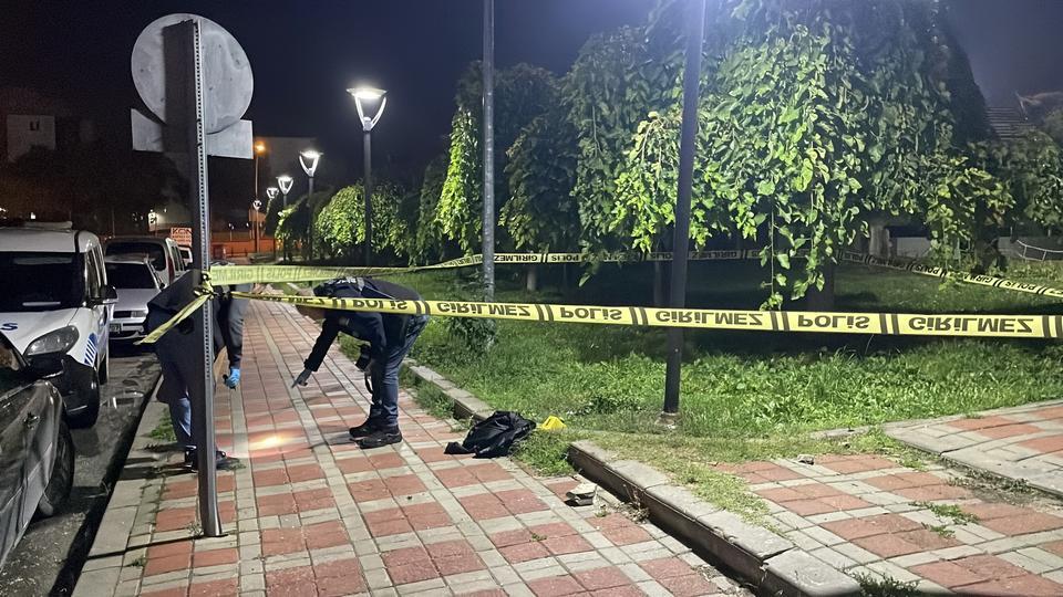 Parkta bıçaklı kavga: 2 çocuk ağır yaralandı