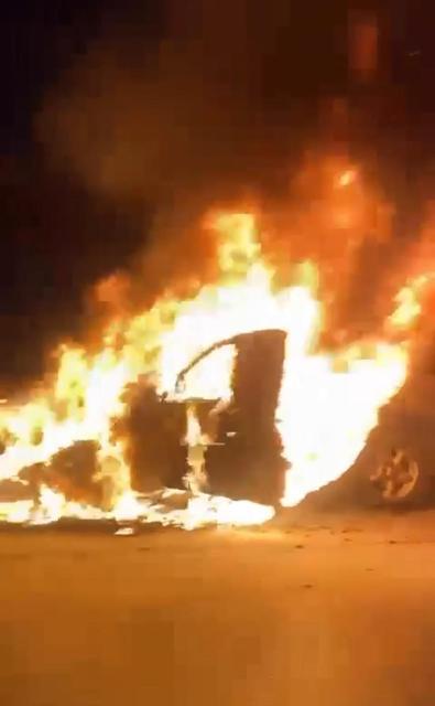 SEYİR HALİNDEKİ OTOMOBİL ALEV TOPUNA DÖNDÜ