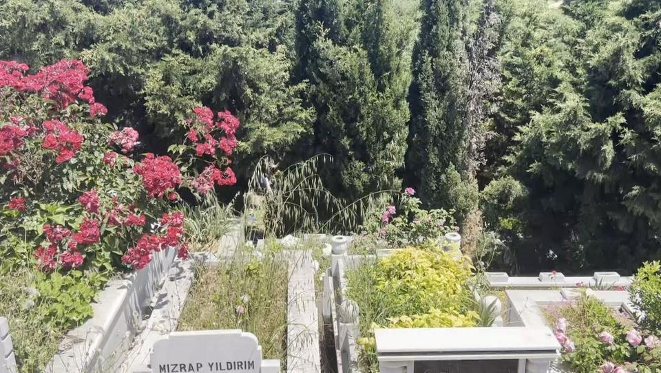 Mezarlıkta bebek cesedi bulundu