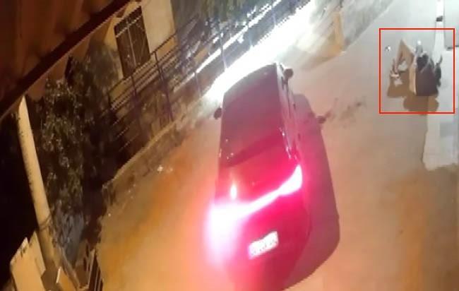 Aynı araçla geldiler: Önce boğdu, sonra izledi
