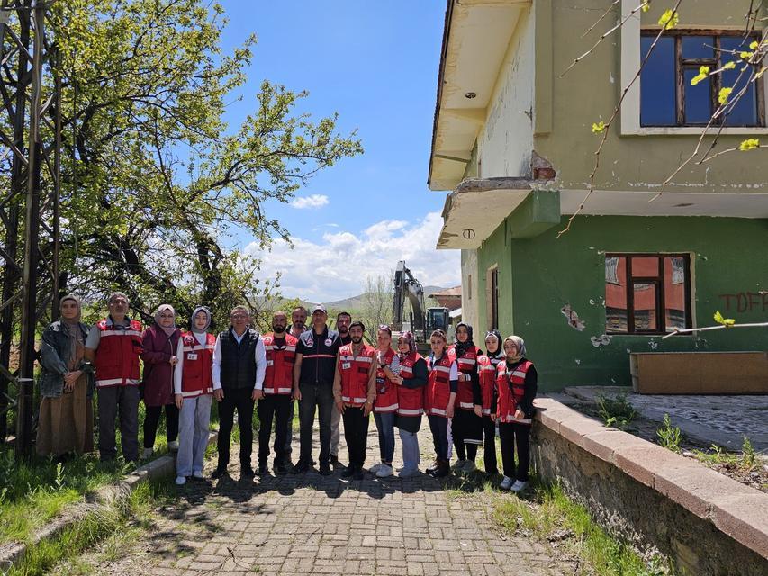 ELAZIĞ'DA 'ÇÖKEN BİNALARA İLK MÜDAHALE' EĞİTİMİ