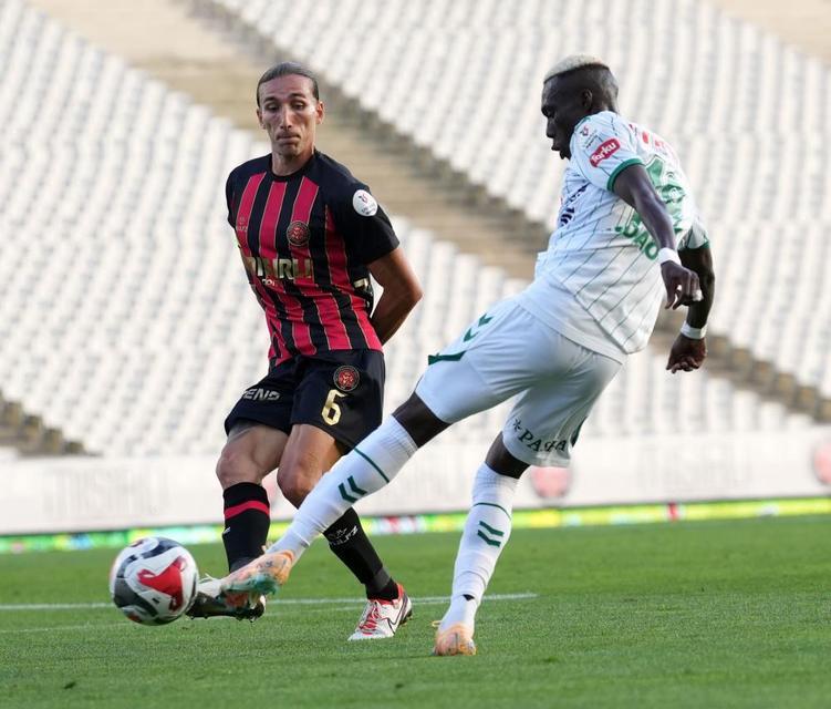 Trendyol Süper Lig: Fatih Karagümrük: 2 - Konyaspor: 0 (Maç Sonucu)