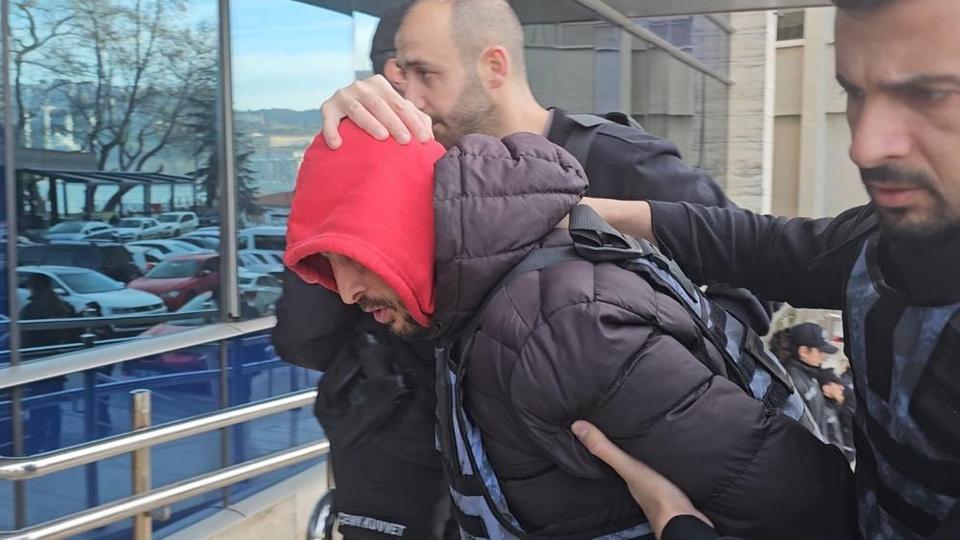 Eşinin dayısını bıçaklayarak öldürdü