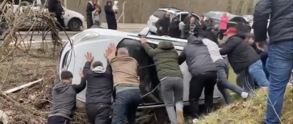 Feci kaza: Araç takla attı