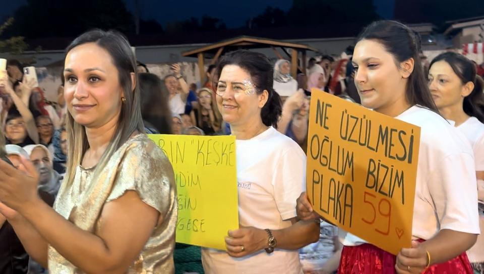 TEKİRDAĞ'DA ŞALVAR GECESİ RENKLİ GÖRÜNTÜLERE SAHNE OLDU