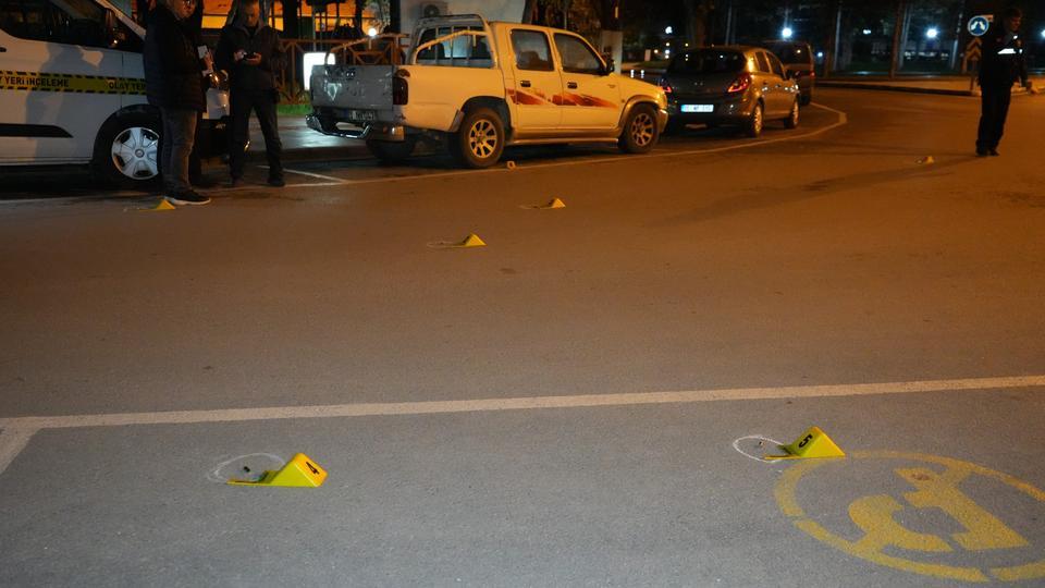 Sokak ortasında havaya rastgele ateş açıp kaçtılar