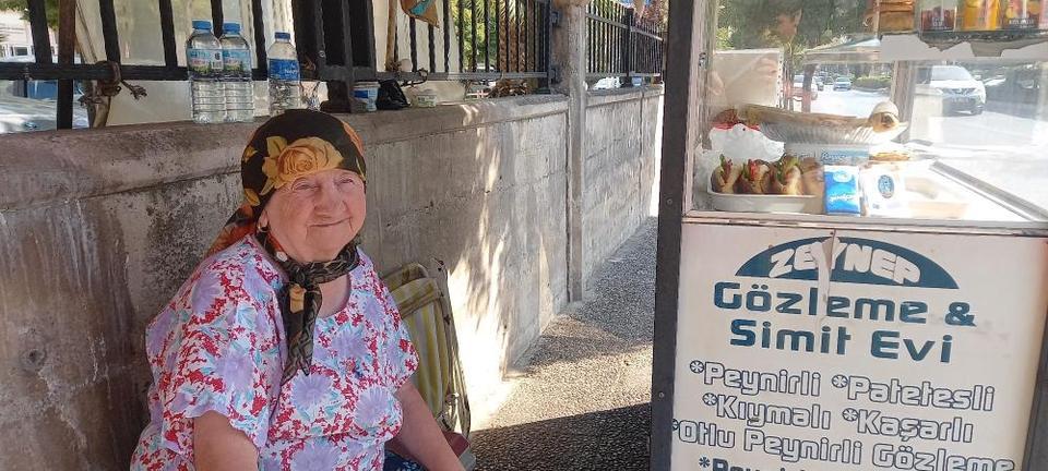Aydınlı nine çalışkanlığıyla gençlere taş çıkartıyor