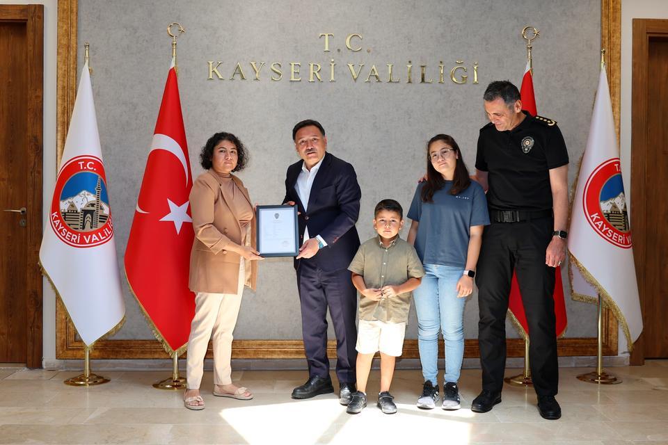 Şehit Birol'un ailesine 'Şehadet Belgesi' teslim edildi