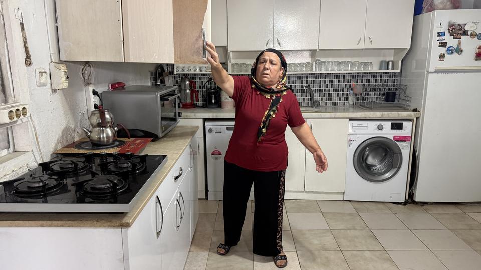 MİLYONLUK MİRAS KAVGASINDA ANNE-KIZ YÜZLEŞTİ: ELİNİ ÖPTÜ, 'BEN YAPMADIM' DEDİ 95 YAŞINDAKİ ANNESİYLE BARIŞAN ELMAS ERDEM: "BÜTÜN PARAYI YEĞENİM HARCADI"