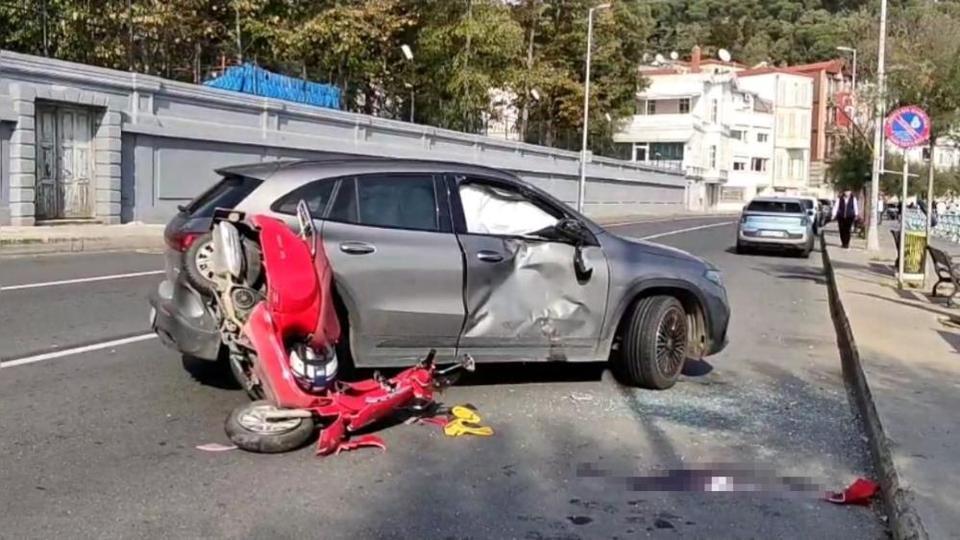 "U" dönüşü yapan otomobil motosikletle çarpıştı: 1 ağır yaralı
