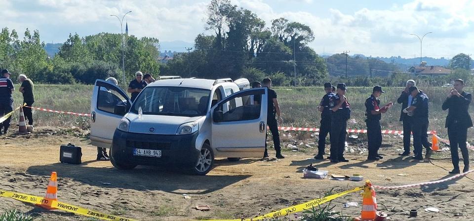MUHTAR ARACINDA BAŞINDAN VURULMUŞ HALDE ÖLÜ BULUNDU