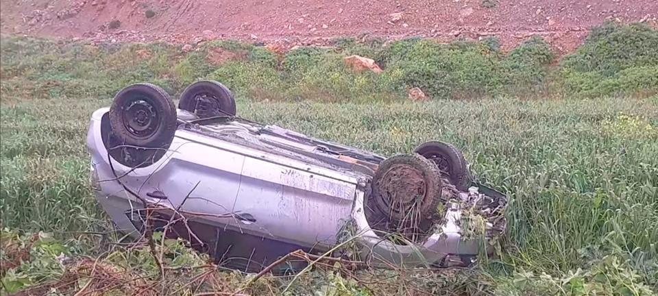 Aydın'da otomobil ters döndü