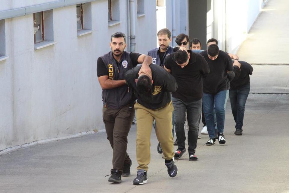 Otomobil ilanıyla 1 milyon liralık dolandırıcılık: 6 tutuklama