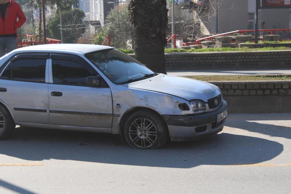 Aydın'da minibüs ile otomobil çarpıştı