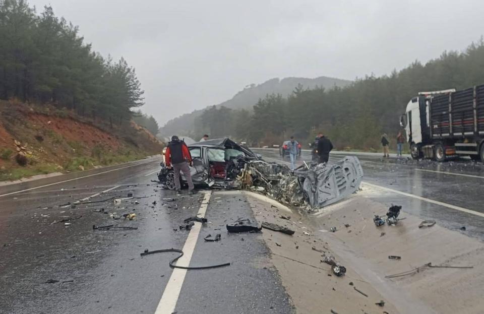 Yatağan-Milas Karayolu'nda kaza: 3 yaralı