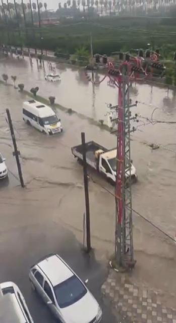 HATAY'DA SAĞANAK YAĞIŞ ETKİLİ OLDU