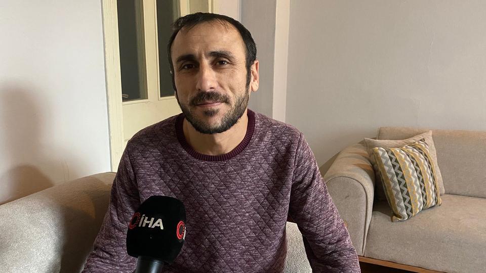 KARLI YOLDA DOMUZU ELLERİYLE YAKALAYAN ADAM KONUŞTU: "BİR ANI OLSUN DİYE YAKALADIM, KİMSEYE TAVSİYE ETMEM"