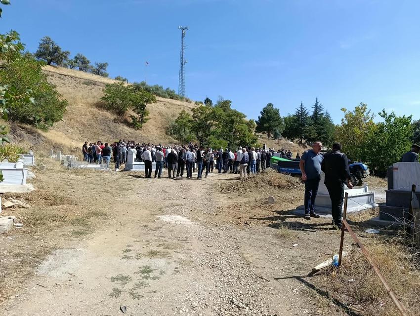 MALATYA'DA KAZADA HAYATINI KAYBEDEN GENÇ SAĞLIK ÇALIŞANI SON YOLCULUĞUNA UĞURLANDI