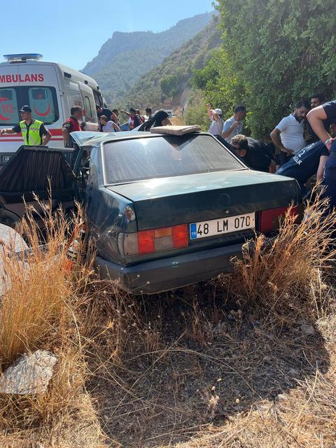 MİLAS'TA TRAFİK KAZASI: 1 ÖLÜ, 5 YARALI